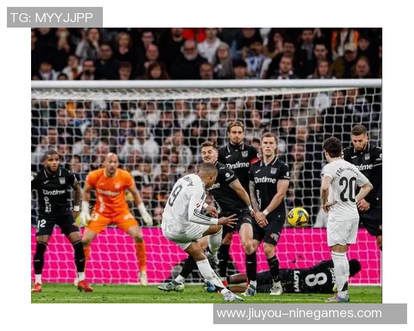 德甲激战莱比锡小胜皇马引发转会风波与球迷热议