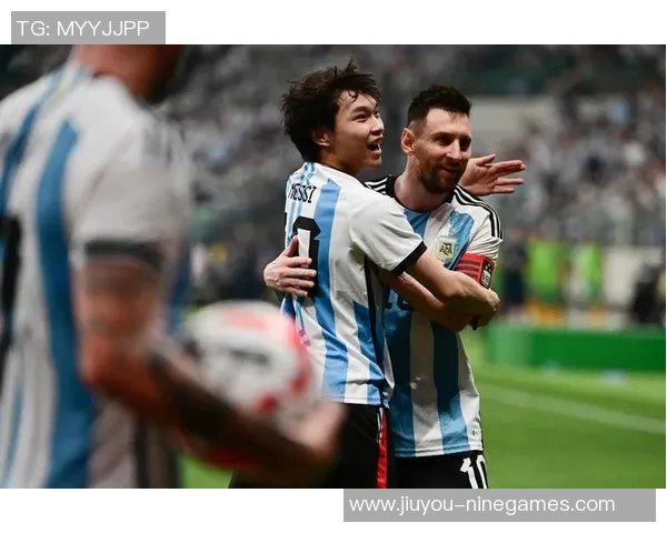 德甲激战曼联大胜AC米兰红牌事件引发全场热议与十大精彩进球回顾