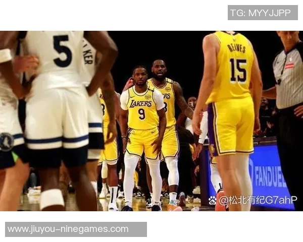 意甲焦点战:多特蒙德与巴萨激战成和球迷热议惨败瞬间 意甲焦点战:多特蒙德与巴萨激战成和球迷热议惨败瞬间