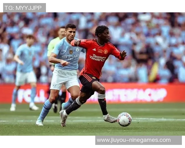 足总杯经典对决AC米兰惊天逆转曼城全场沸腾瞬间回顾